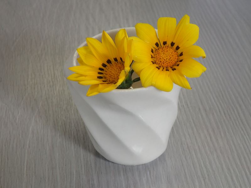 花を浮かべたデジタル陶芸作品例